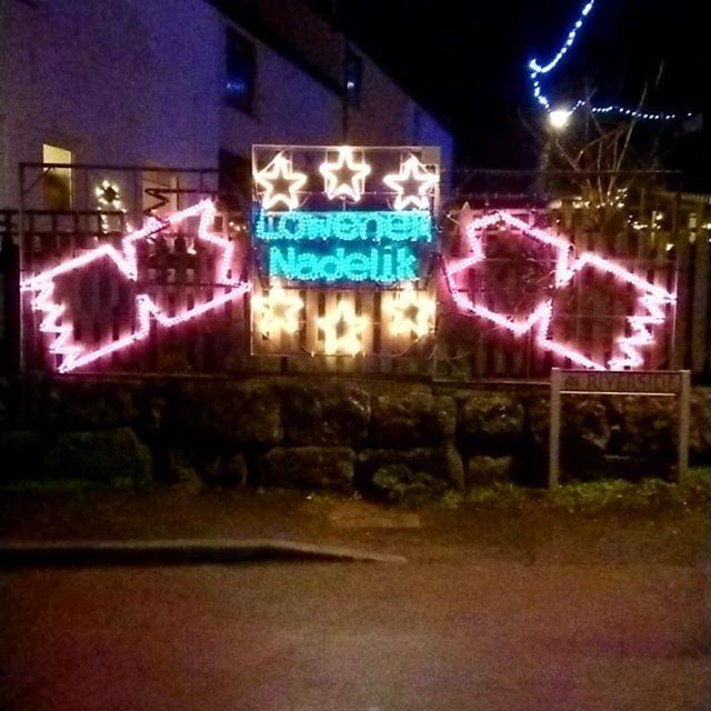 jamesrdm  Nadelik Lowen!  Happy Christmas to one and all!